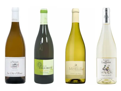 Quatre bouteilles de vins blancs : La Côte d'Heux, Domaine les Esquirots, Domaine de Miselle et Domaine Laffitte, tous des Côtes de Gascogne blanc sec ou moelleux.